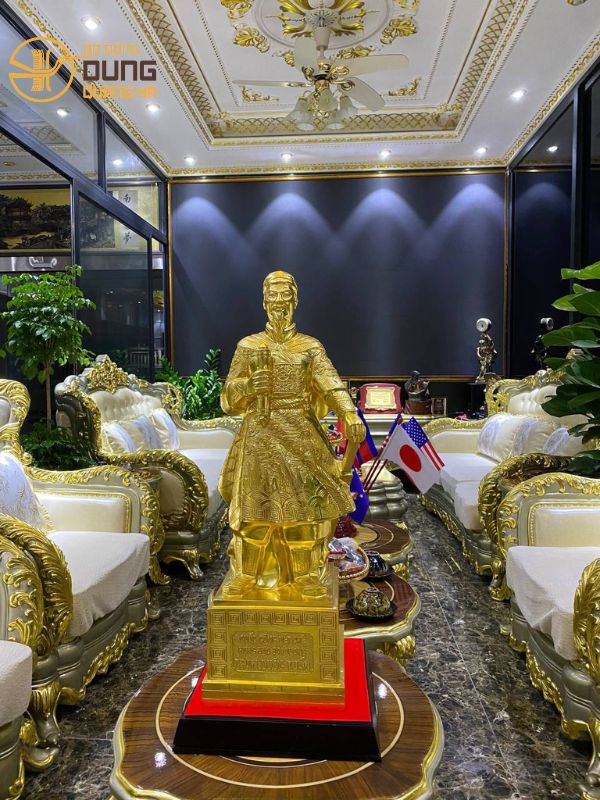 Bàn giao Tượng Trần Hưng Đạo 70 dát vàng tại Đông Anh, Hà Nội
