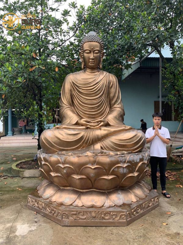 Dung Quang Hà bàn giao tượng Thích Ca cao 3m6