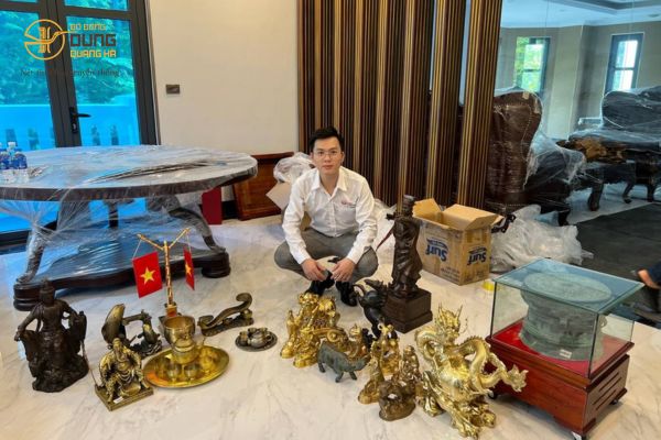 Bàn giao Linh vật phong thuỷ + Tượng Quan  Âm + Trống đồng cho khách Thạch Bàn - Long Biên