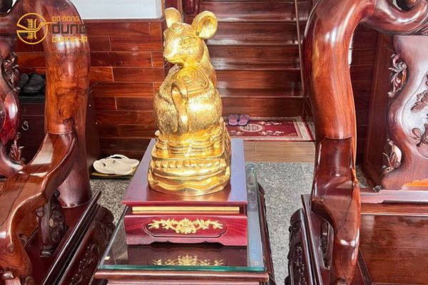 Đồ đồng Dung Quang Hà giao tượng 12 con giáp dát vàng 9999 + Ngọc Linh Miêu tại nhà khách