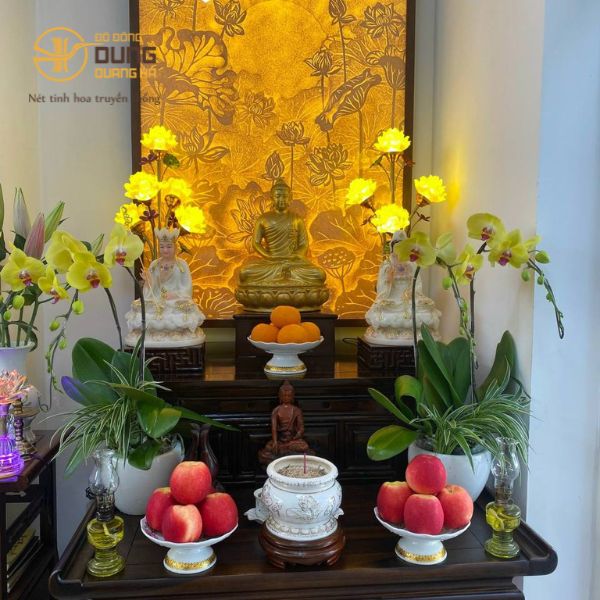 Khách hàng tới cửa hàng cơ sở Sài Gòn thỉnh tượng Phật Thích Ca 40cm