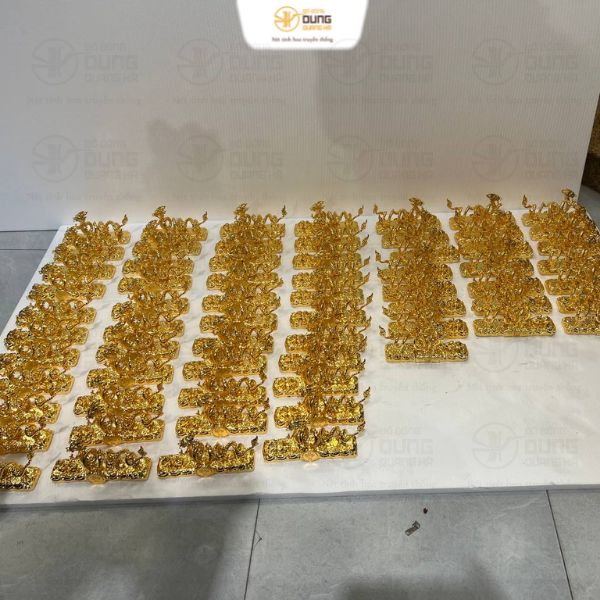 Bàn giao 150 tượng rồng mạ vàng cho khách Trung Tâm Văn Hoá Tỉnh Quảng Ninh