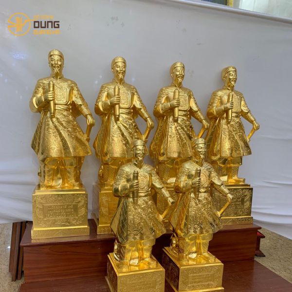 Vận chuyển 4 pho Trần Quốc Tuấn 90 dát vàng và 2 pho 70 dát vàng tới khách hàng Sài Gòn