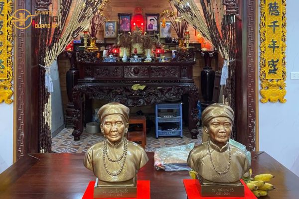 Bàn giao tượng chân dung 42cm cho khách hàng tại Phú Thọ