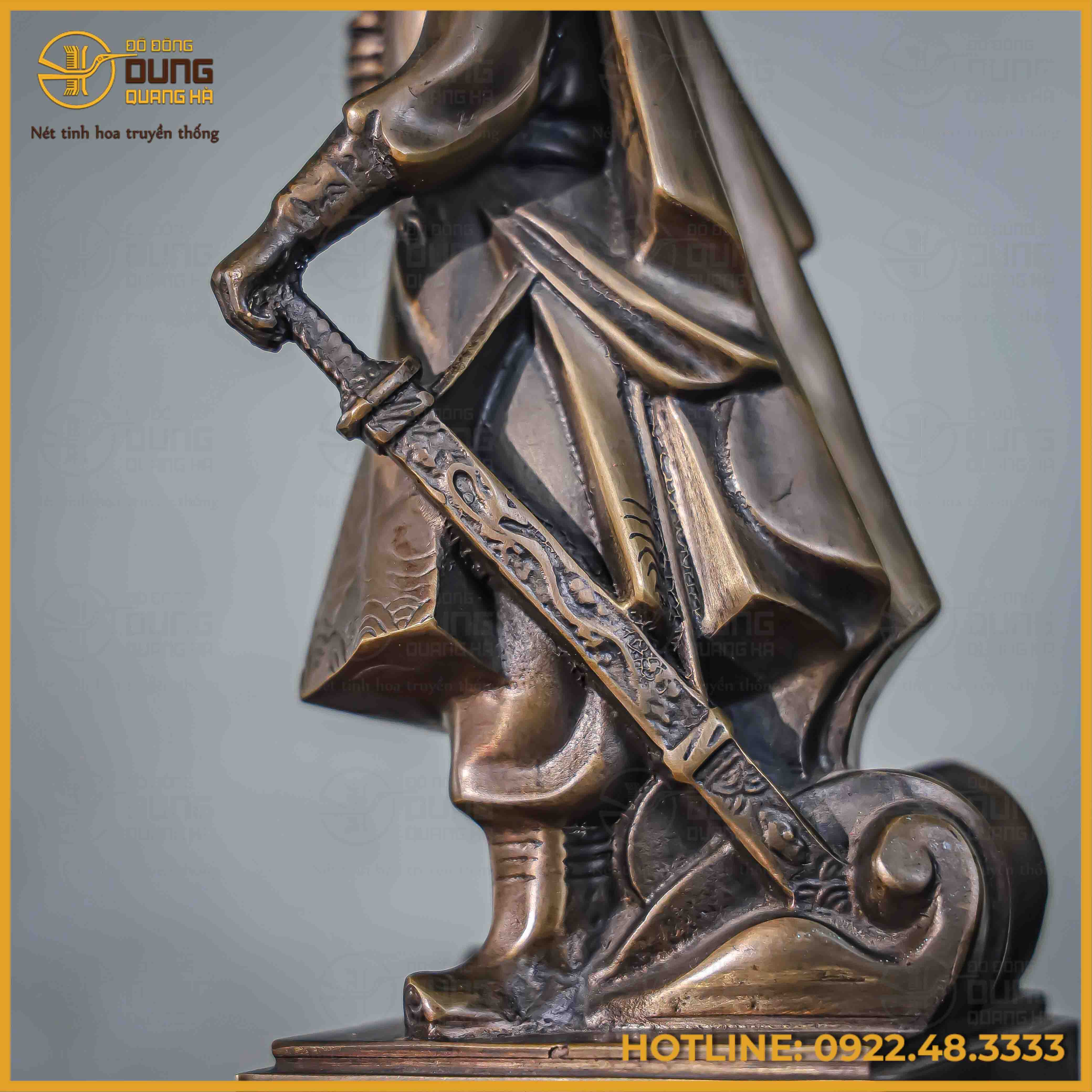 Tượng Trần Hưng Đạo đồng vàng hun giả cổ cao 30cm ngang 11cm