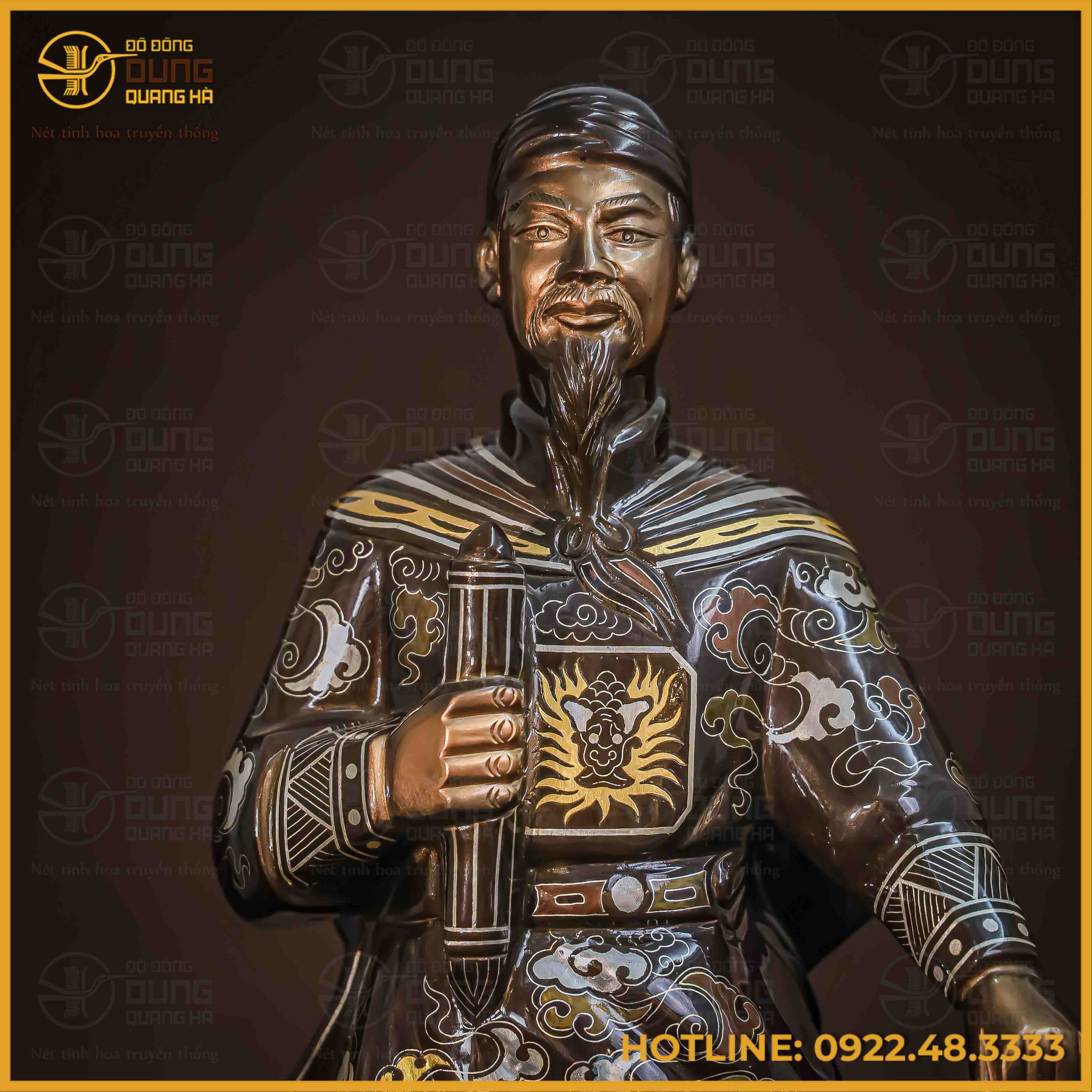 Tượng Trần Hưng Đạo đồng đỏ khảm ngũ sắc cao 38cm