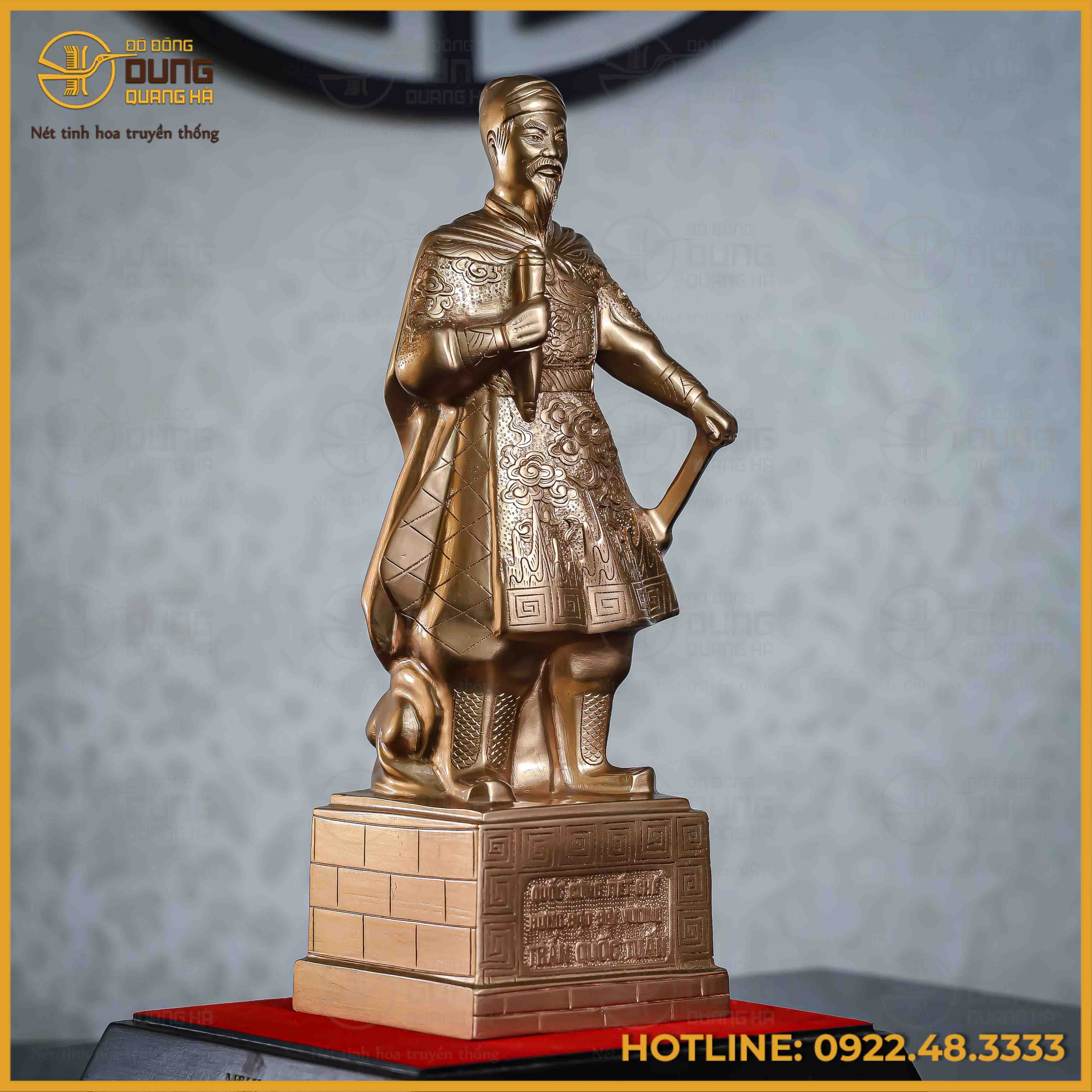 Tượng Trần Hưng Đạo đồng đỏ cày nổi cao 38cm ngang 12cm