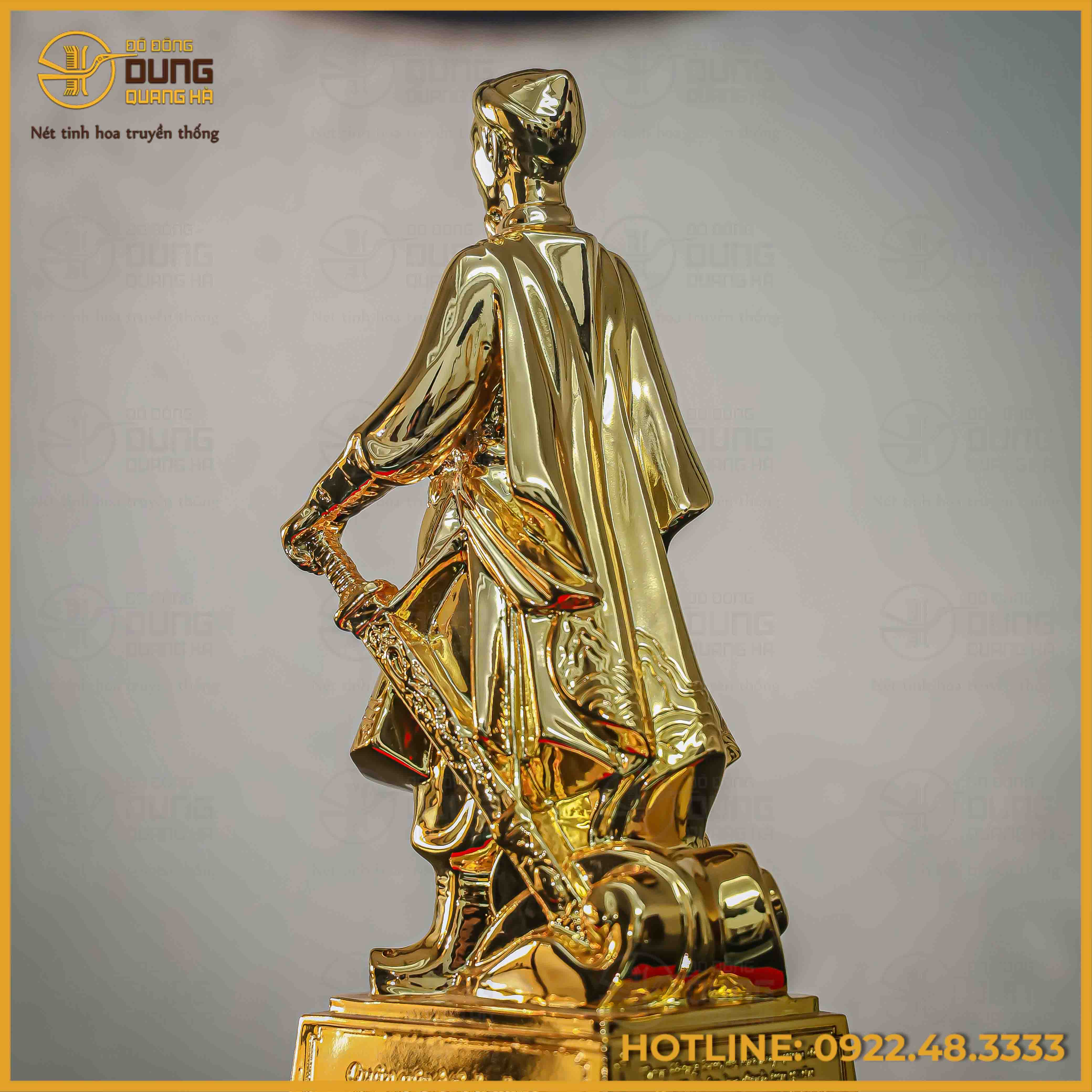 Tượng Trần Hưng Đạo đồng vàng mạ vàng cao 30cm ngang 11cm