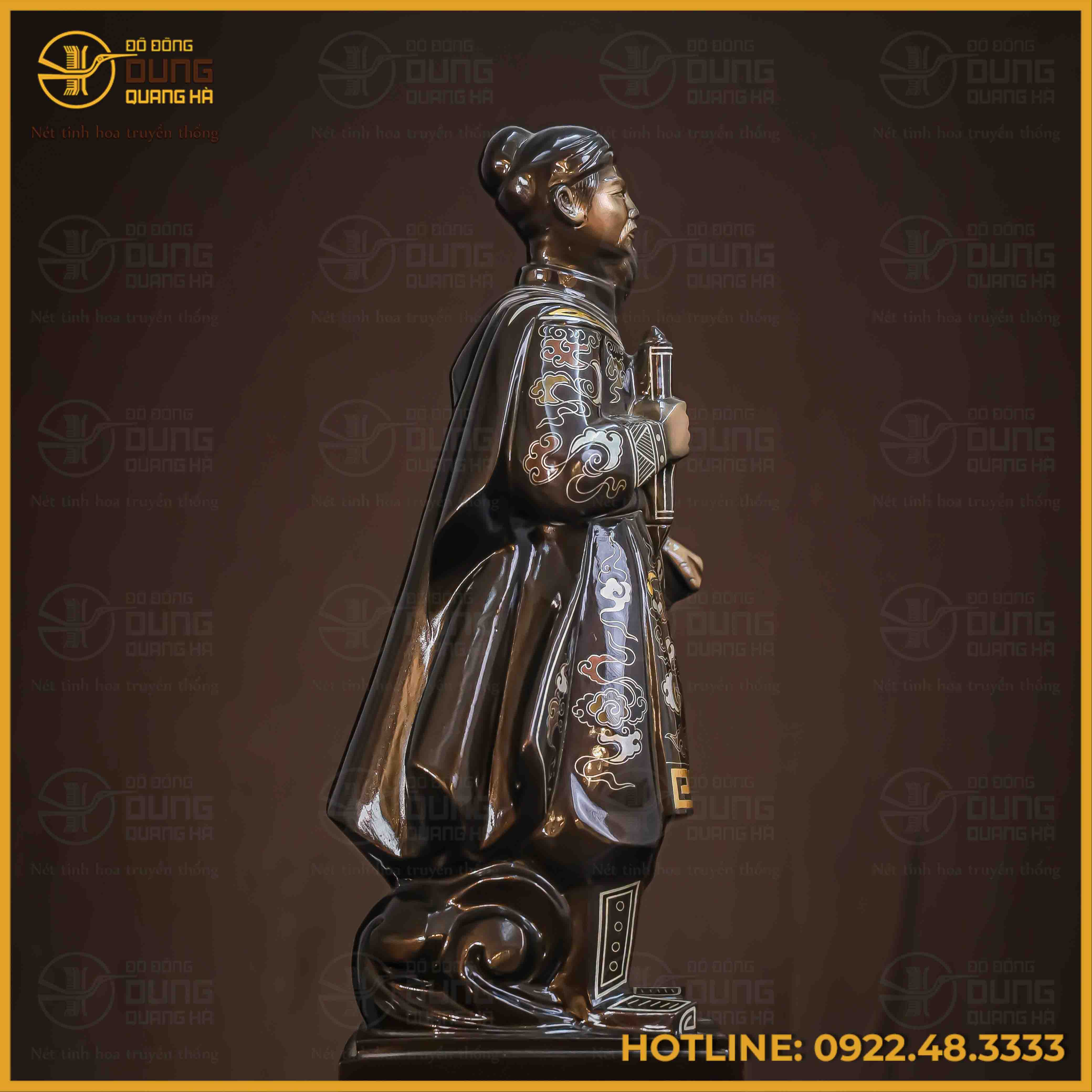 Tượng Trần Hưng Đạo đồng đỏ khảm ngũ sắc cao 38cm