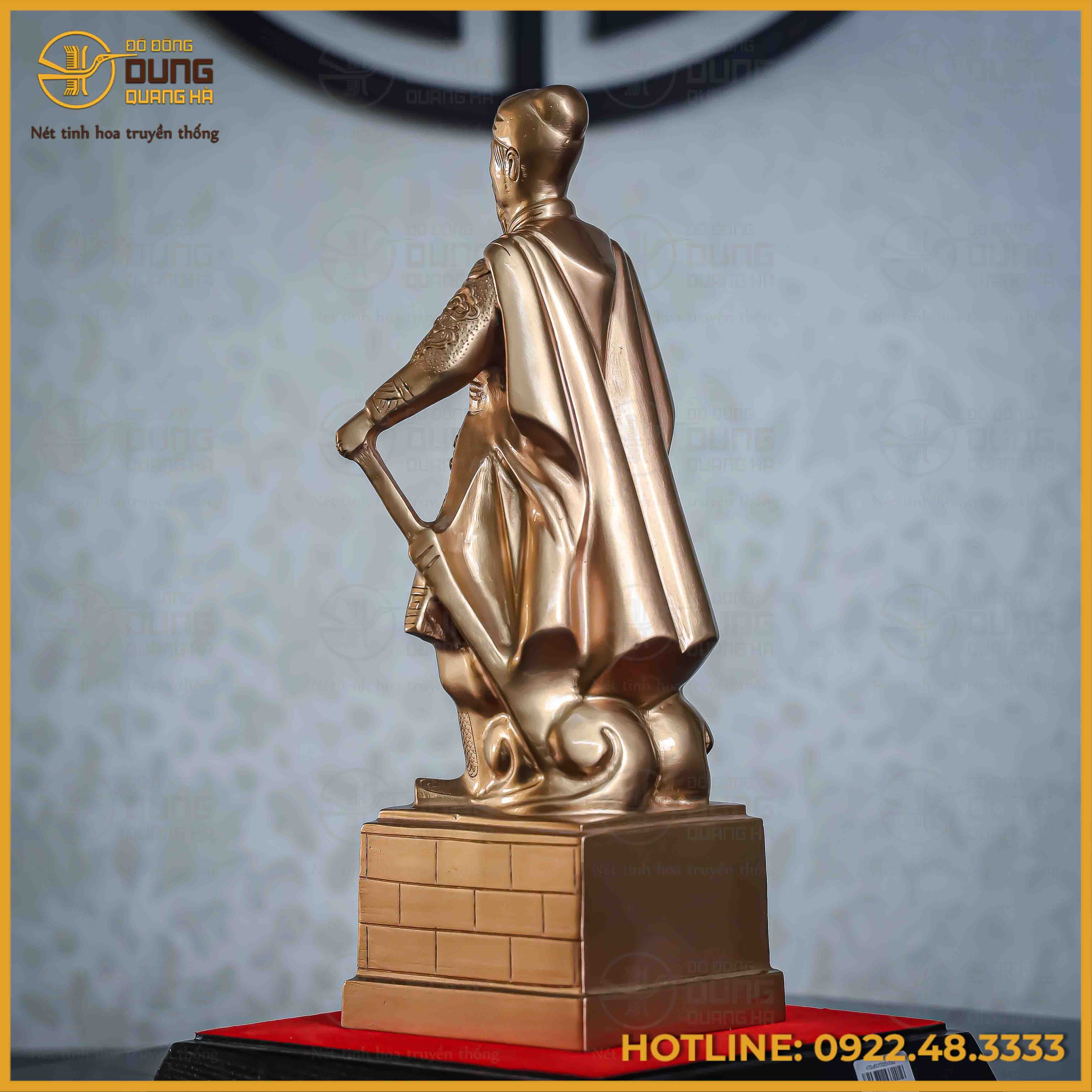 Tượng Trần Hưng Đạo đồng đỏ cày nổi cao 38cm ngang 12cm