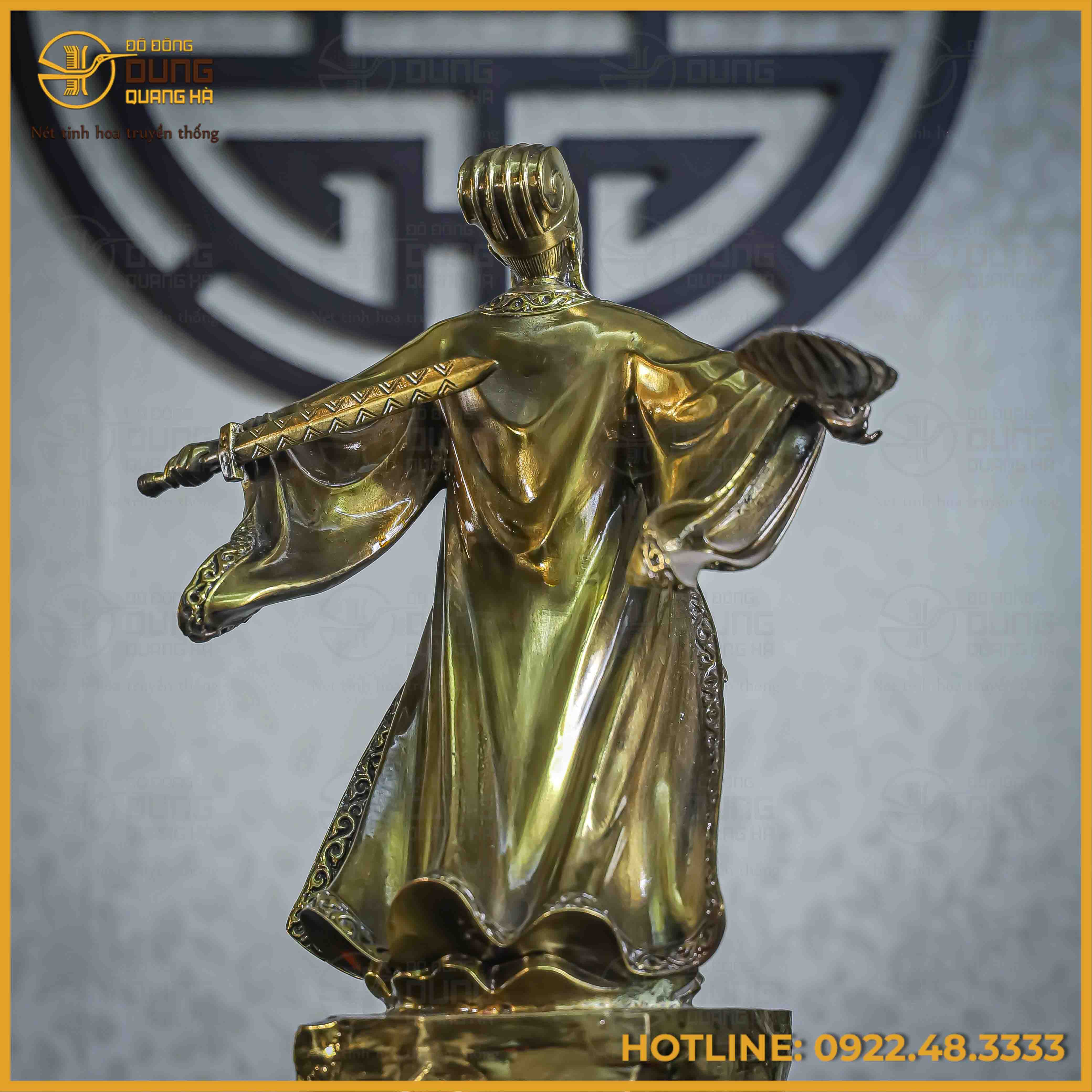 Tượng Khổng Minh đồng vàng cao 45cm ngang 34cm sâu 22cm
