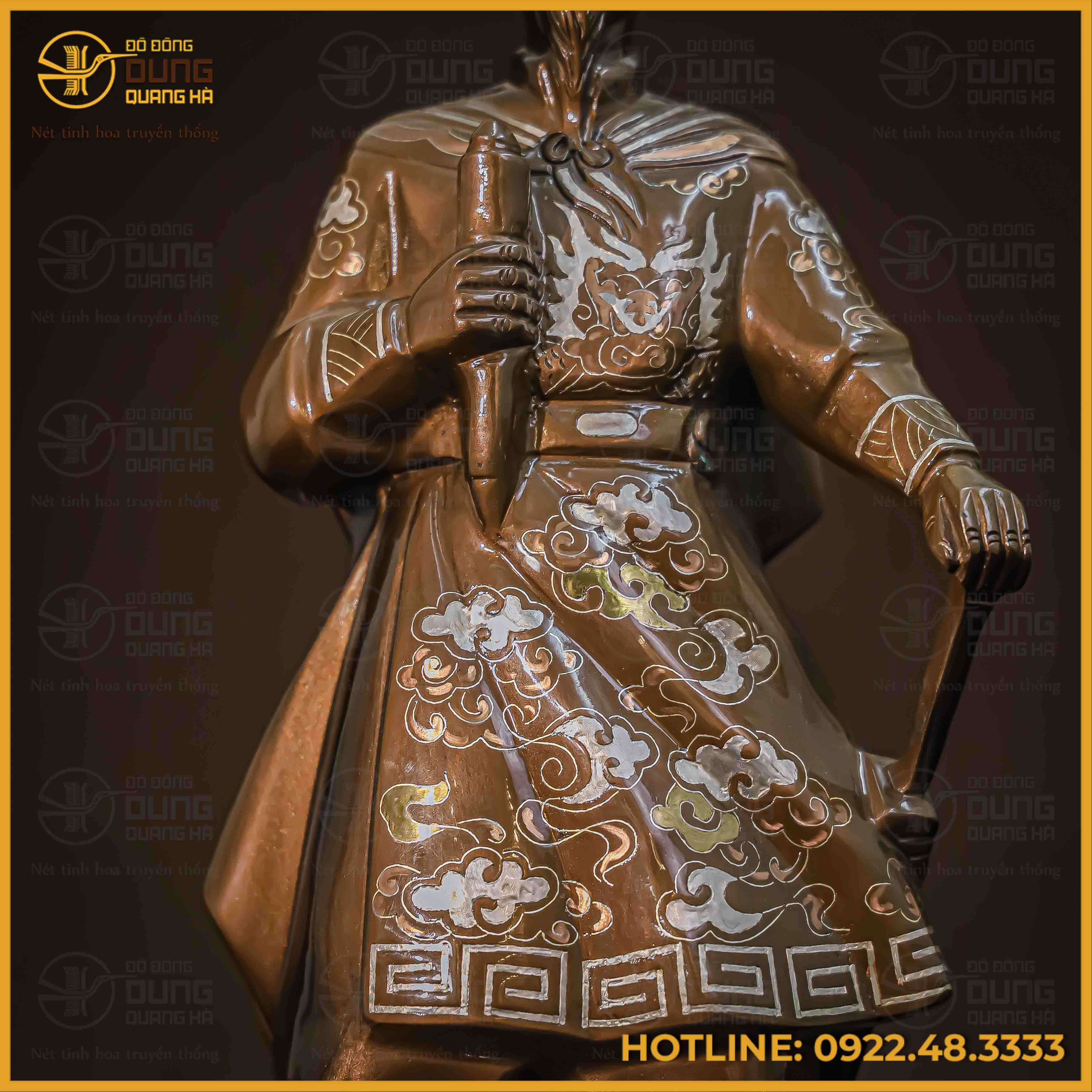Tượng Trần Hưng Đạo đồng đỏ khảm tam khí cao 38cm