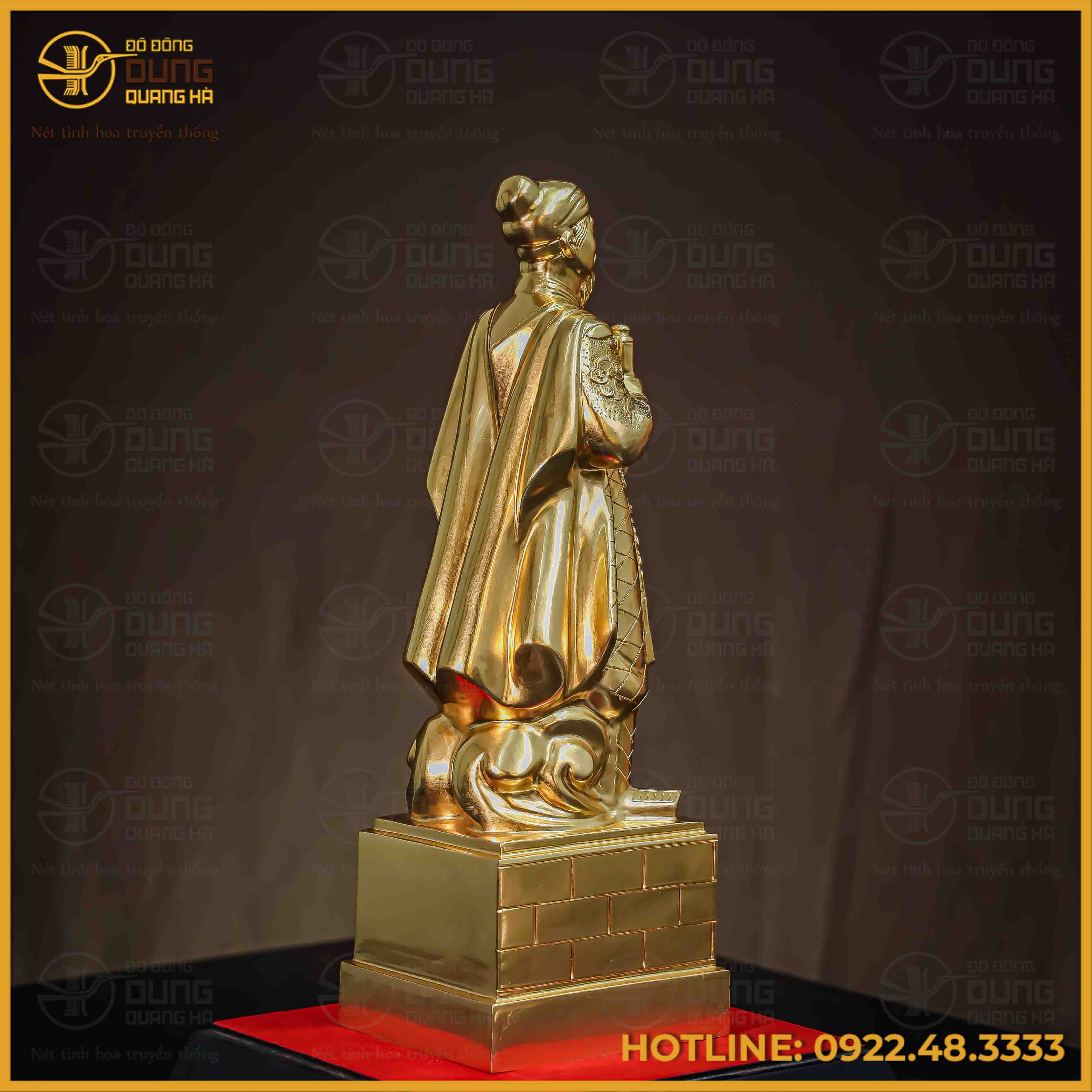 Tượng Trần Hưng Đạo đồng đỏ mộc cày nổi dát vàng cao 38cm