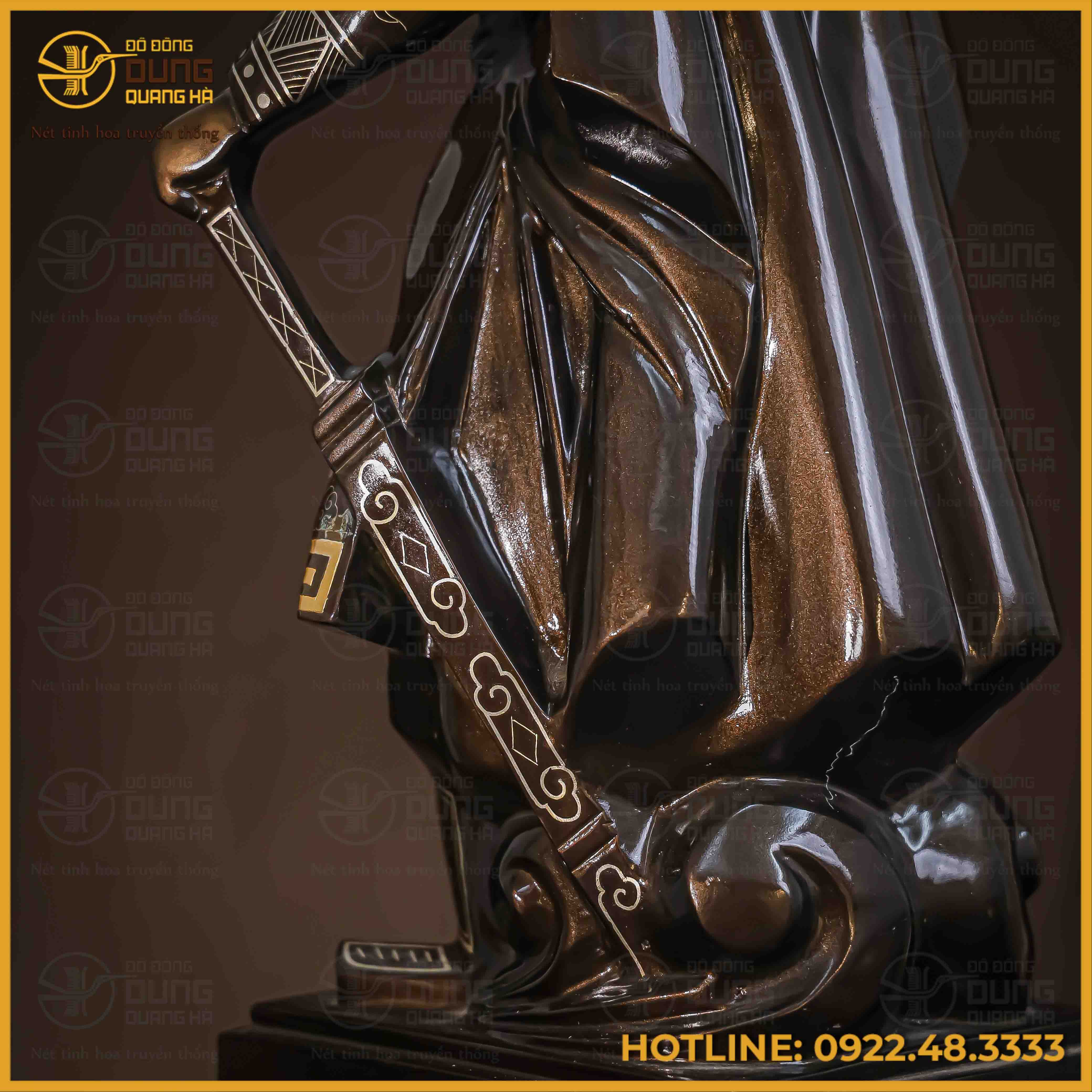 Tượng Trần Hưng Đạo đồng đỏ khảm ngũ sắc cao 38cm