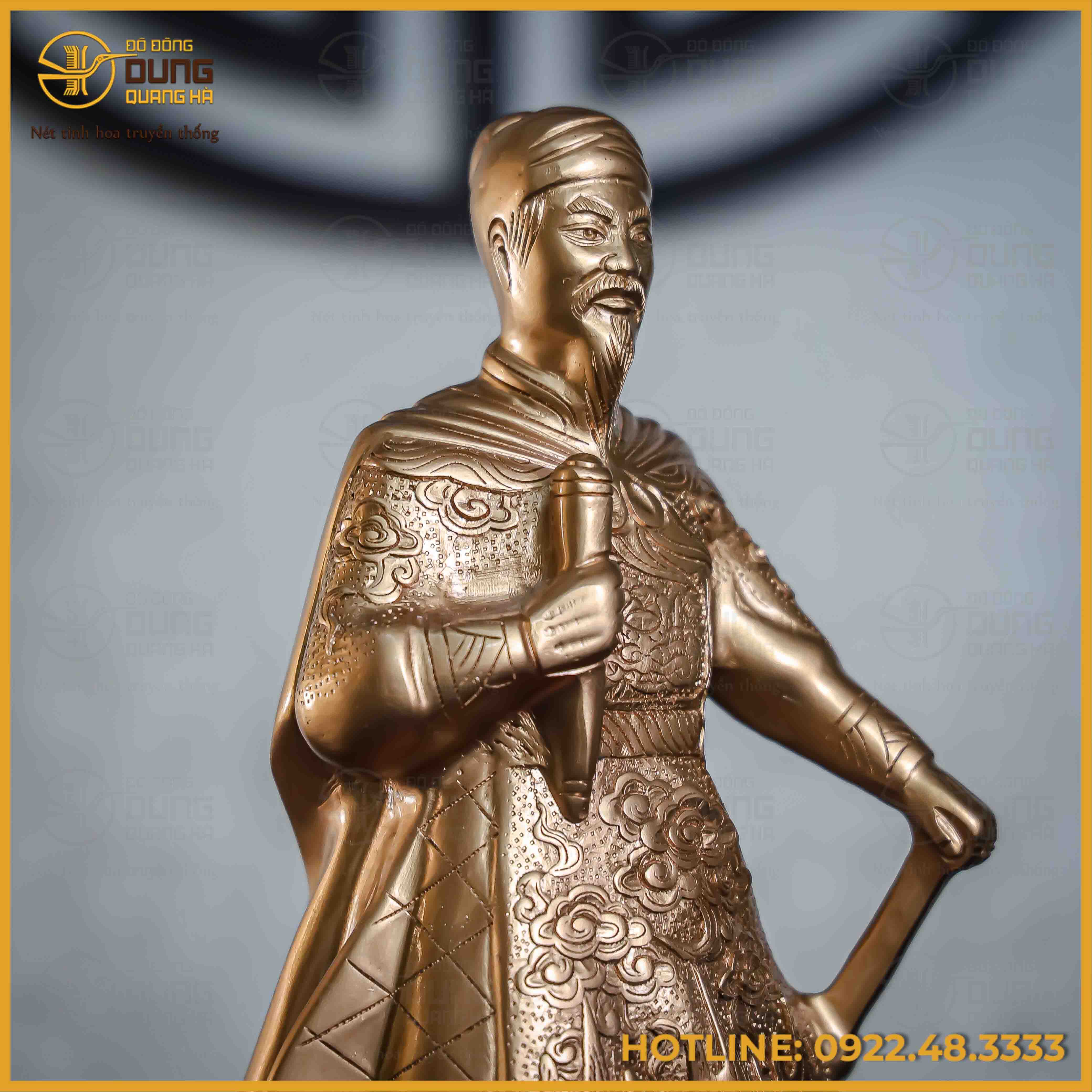 Tượng Trần Hưng Đạo đồng đỏ cày nổi cao 38cm ngang 12cm