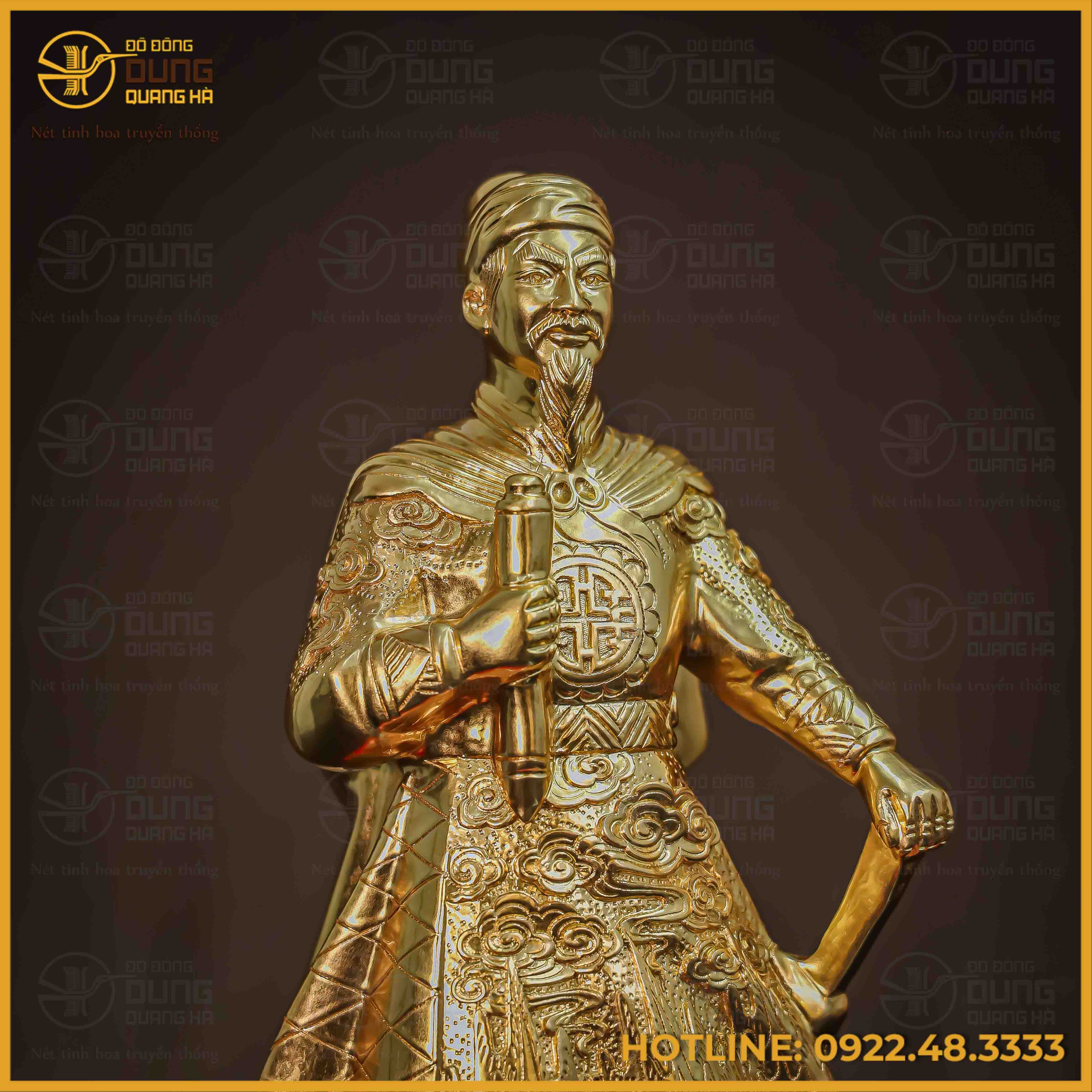 Tượng Trần Hưng Đạo đồng đỏ mộc cày nổi dát vàng cao 38cm