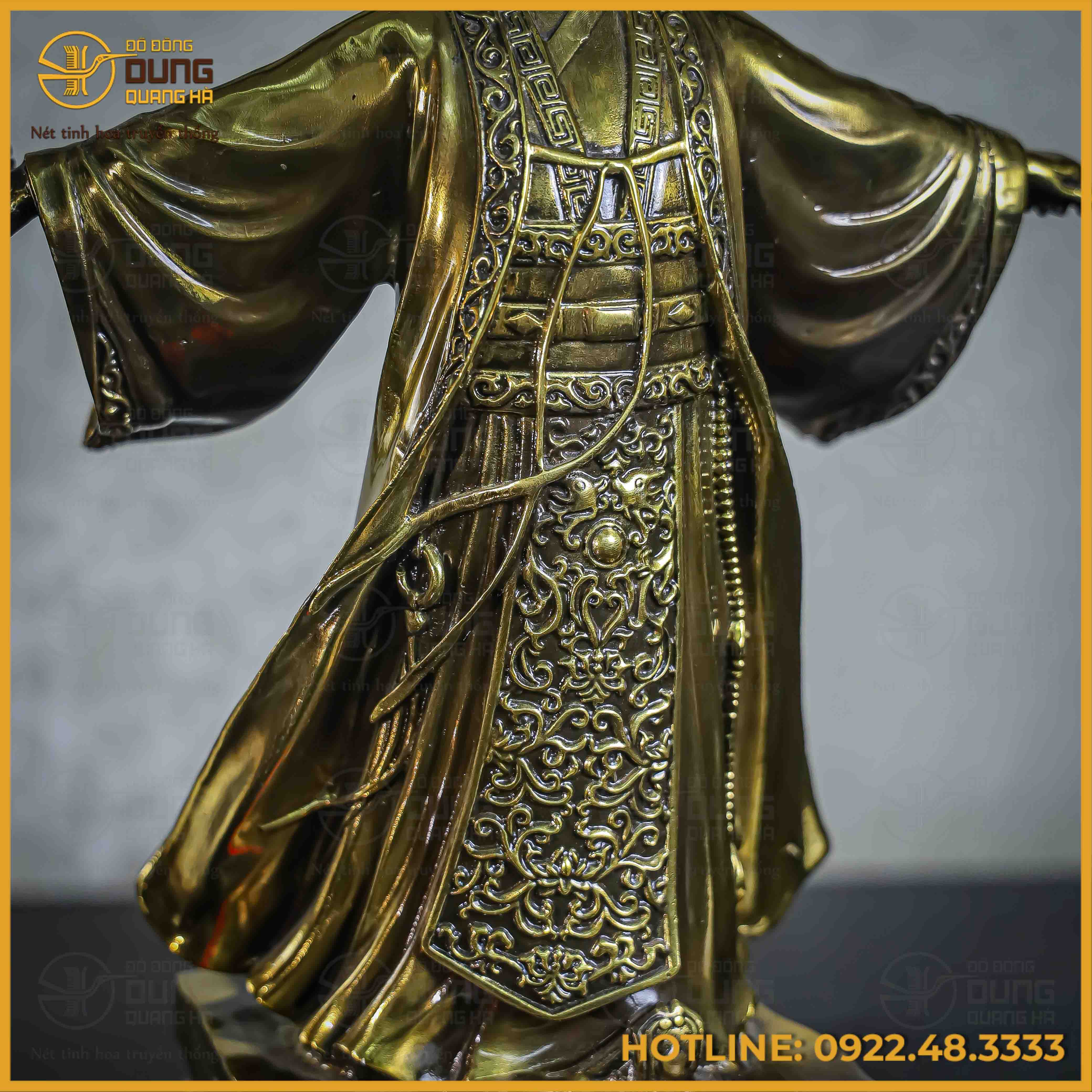 Tượng Khổng Minh đồng vàng cao 45cm ngang 34cm sâu 22cm