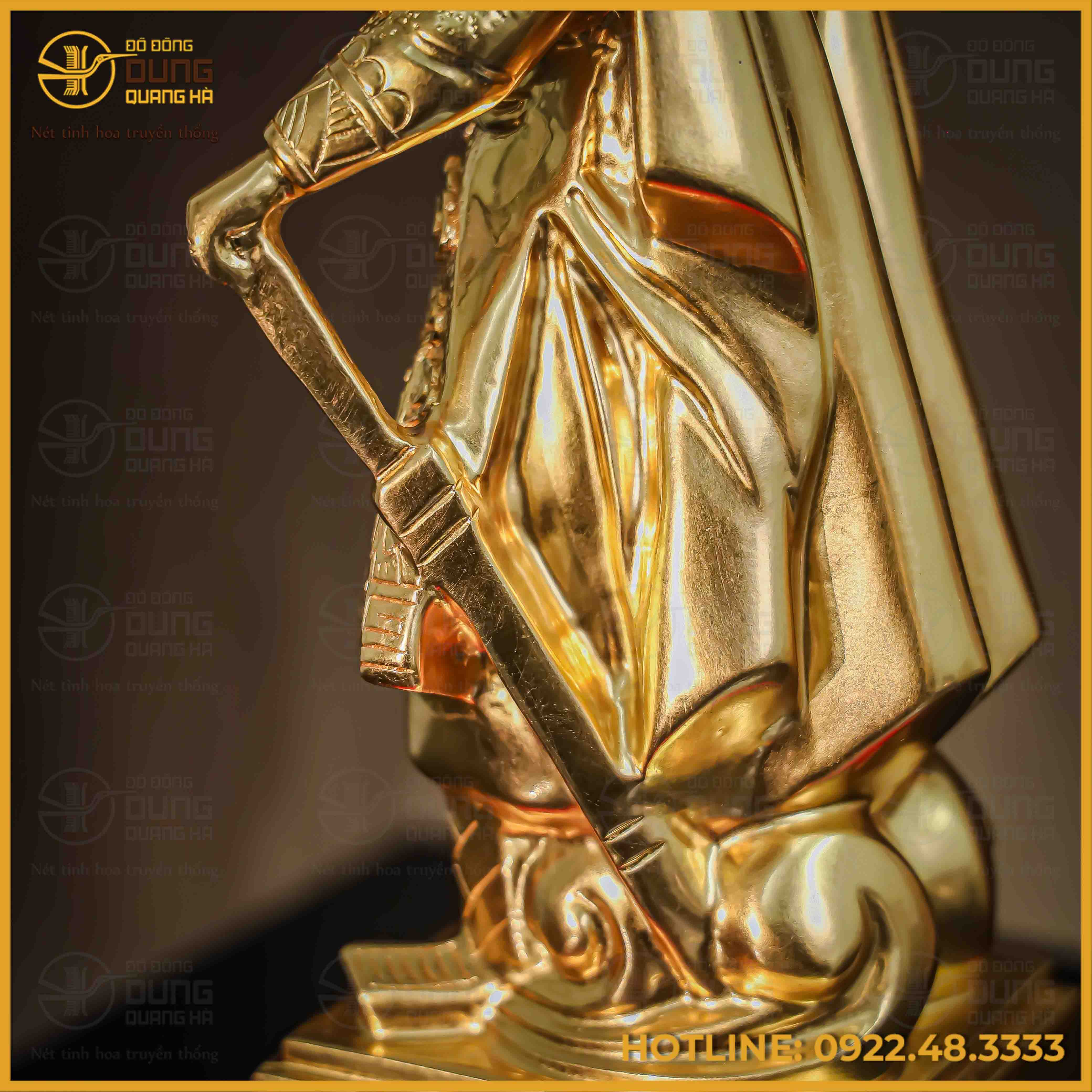 Tượng Trần Hưng Đạo đồng đỏ mộc cày nổi dát vàng cao 38cm