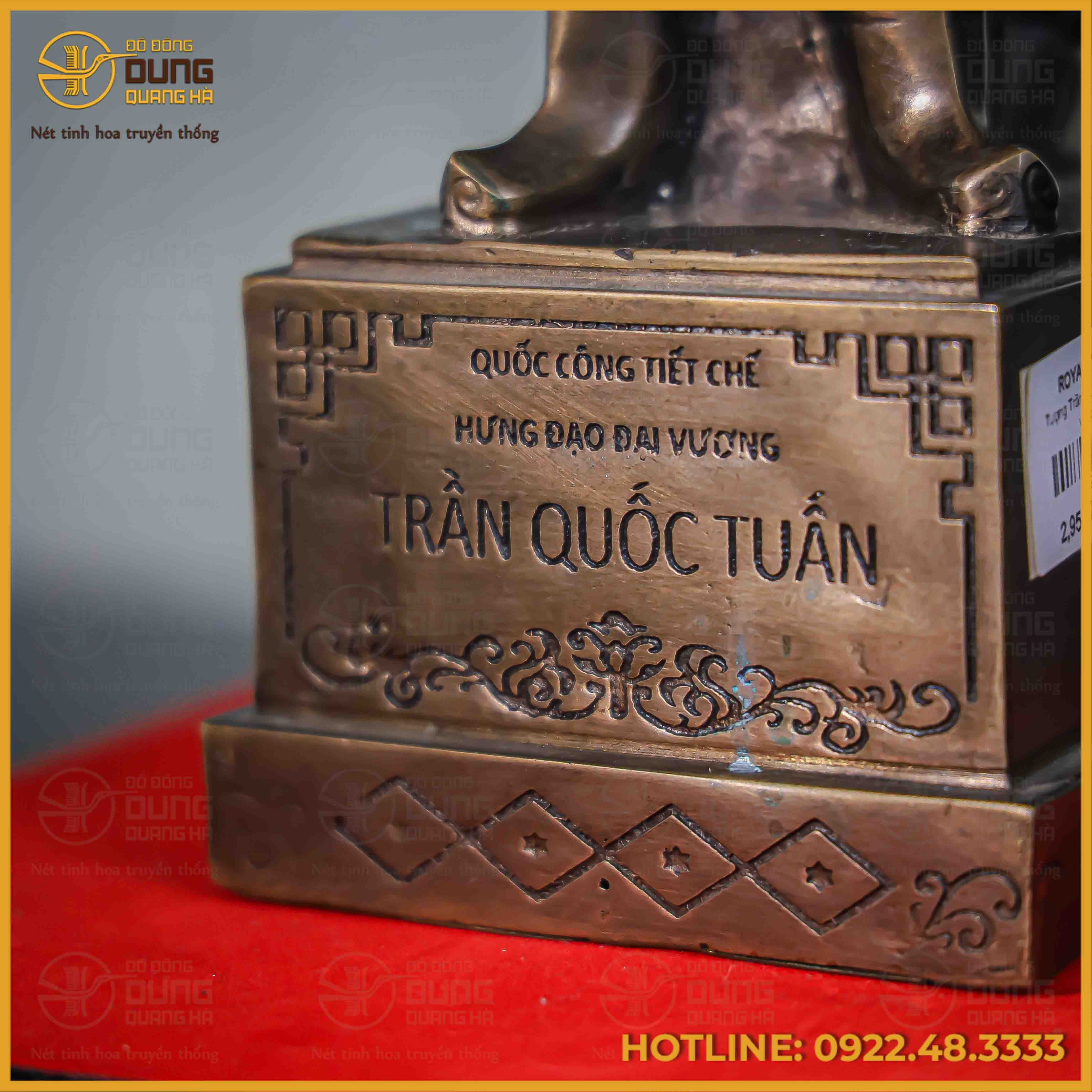 Tượng Trần Hưng Đạo đồng vàng hun cao 30cm ngang 11cm