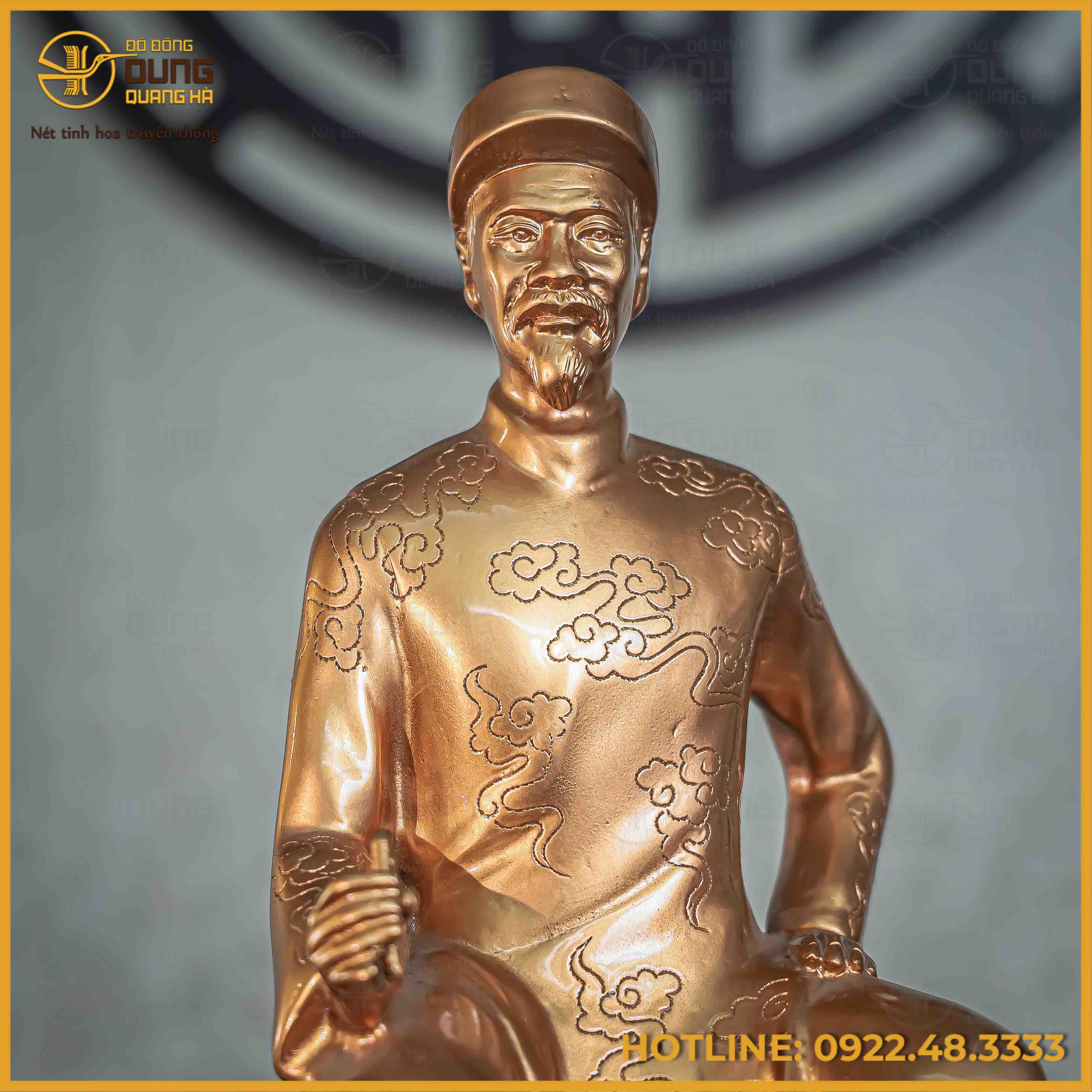Tượng Nguyễn Du ngồi bằng đồng đỏ cao 42cm