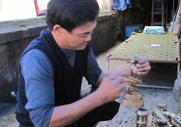 Cách làm đồ đồng sáng bóng bằng mật ong