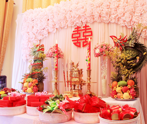 Cách trang trí bàn thờ gia tiên trong ngày cưới ở Miền Nam Cách trang trí bàn thờ gia tiên trong ngày cưới ở Miền Nam