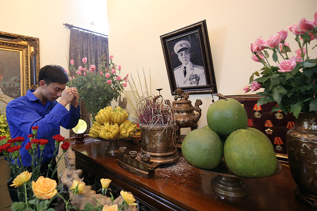 Bát hương đồng