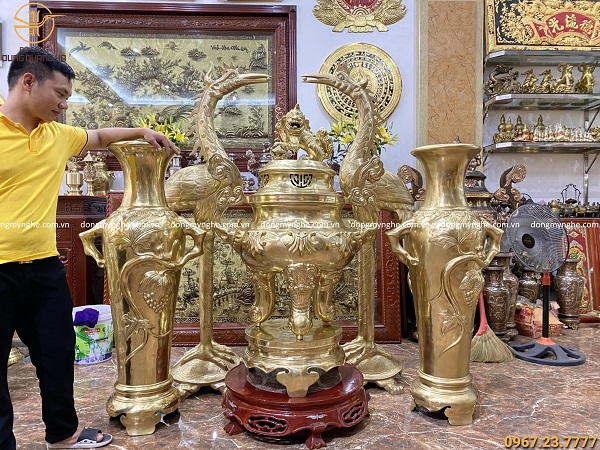 lộc bình bày phòng thờ lộc bình bày phòng thờ