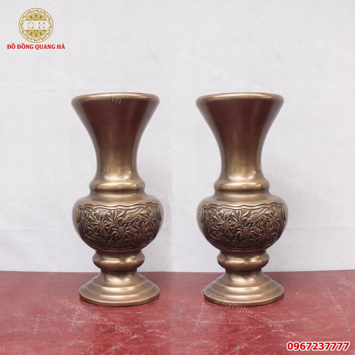 cách đặt bình hoa trên bàn thờ Phật 