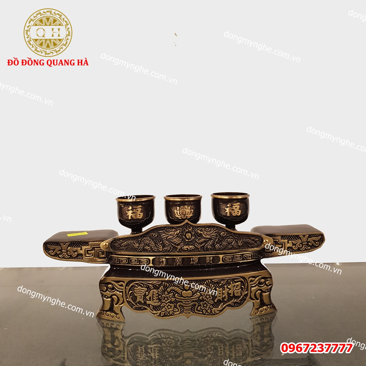 cách đặt bình hoa trên bàn thờ Phật 