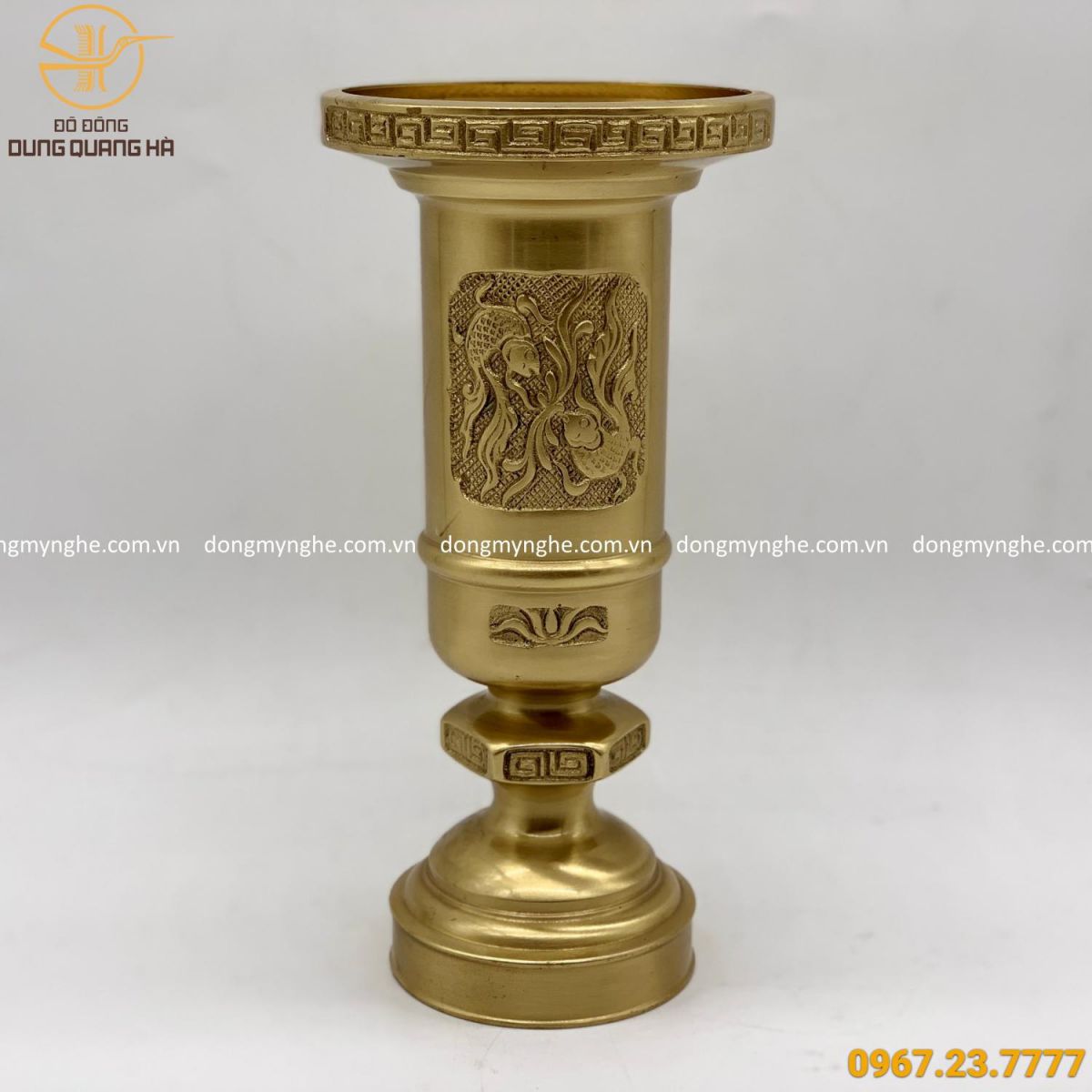 cách đặt bình hoa trên bàn thờ Phật 