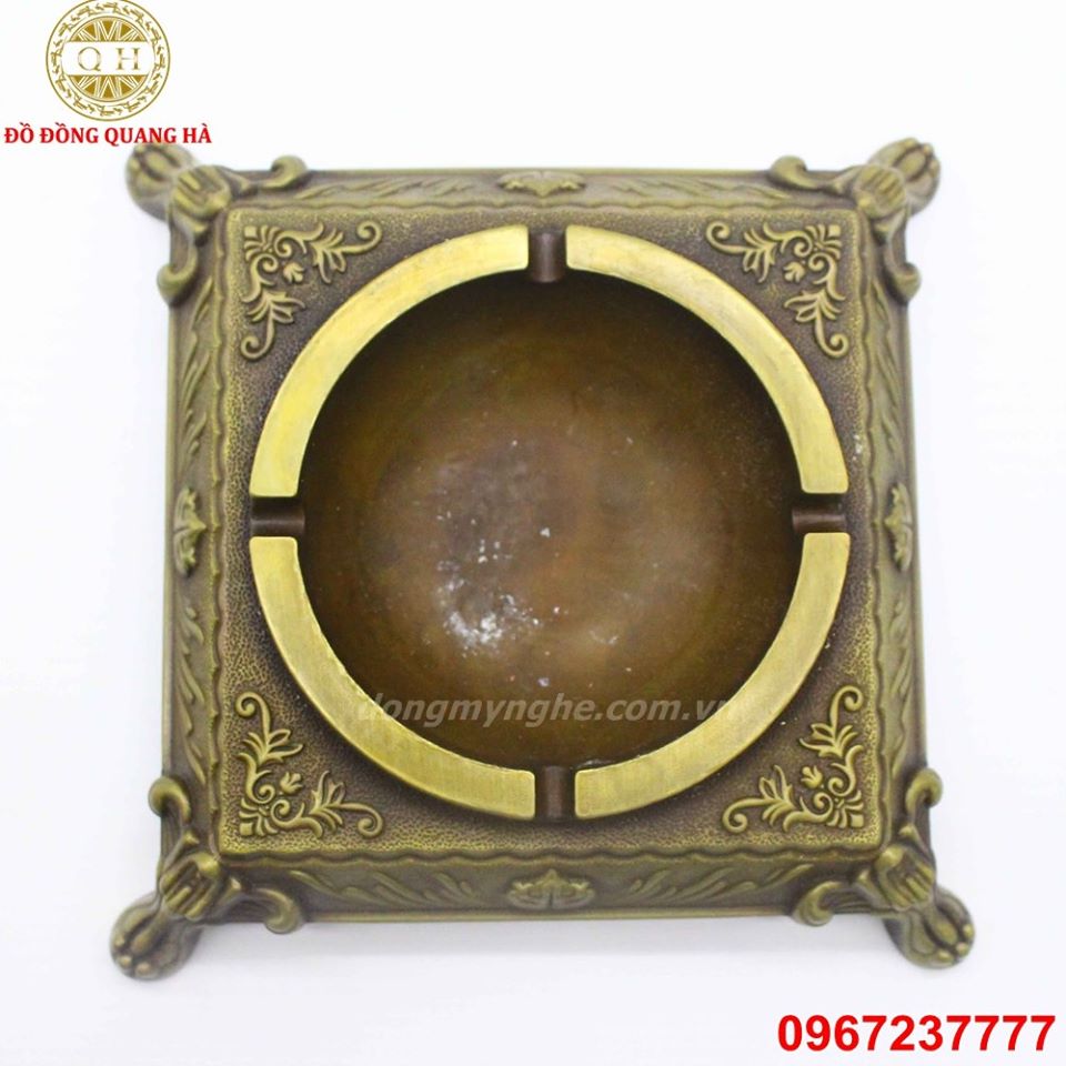 gạt tàn thuốc lá độc lạ 