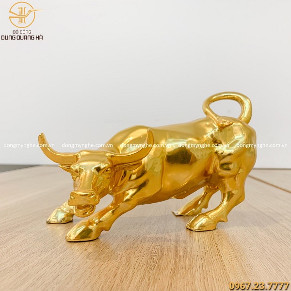 tượng trâu mạ vàng 
