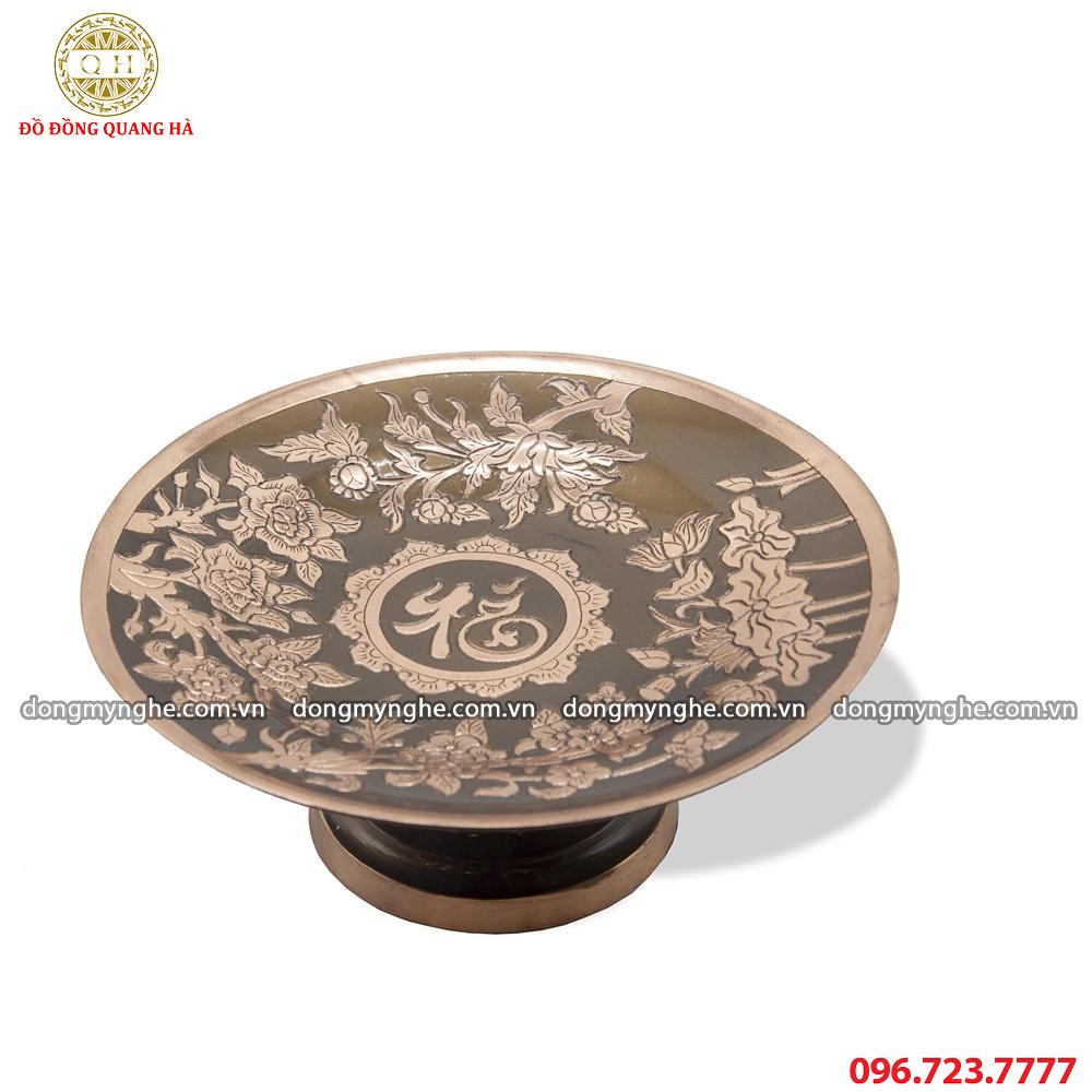 vật phẩm phong thủy bàn thờ thần tài