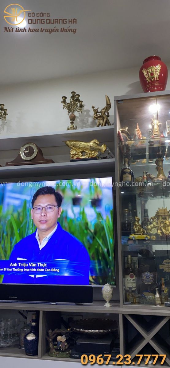 đồ trang trí kệ tivi phòng khách đồ trang trí kệ tivi phòng khách