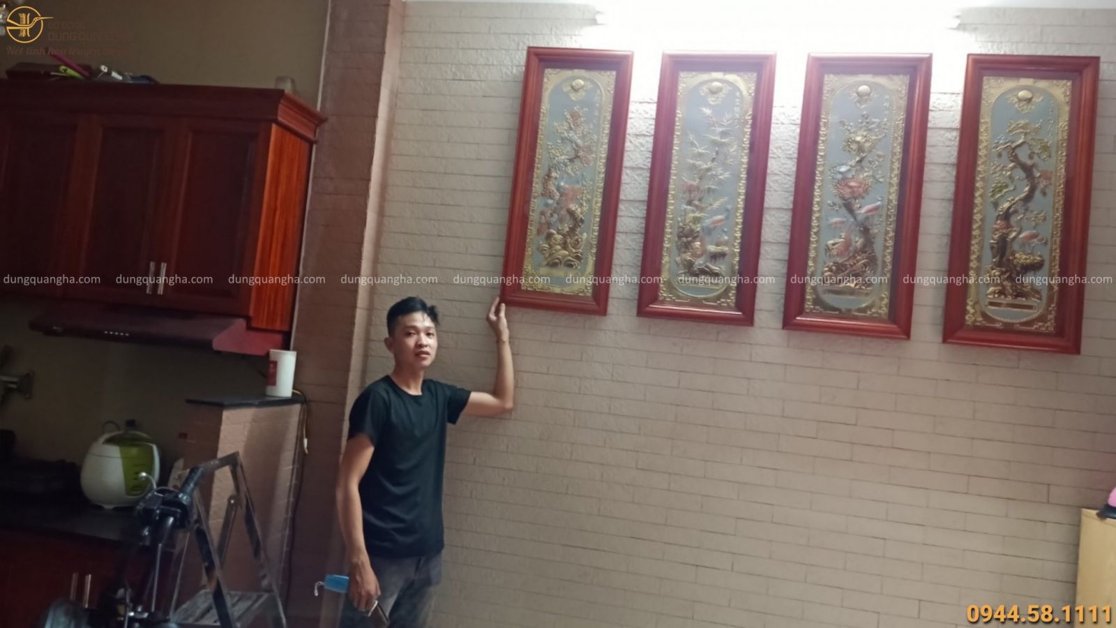 tranh tứ quý bằng đồng treo tại nhà khách