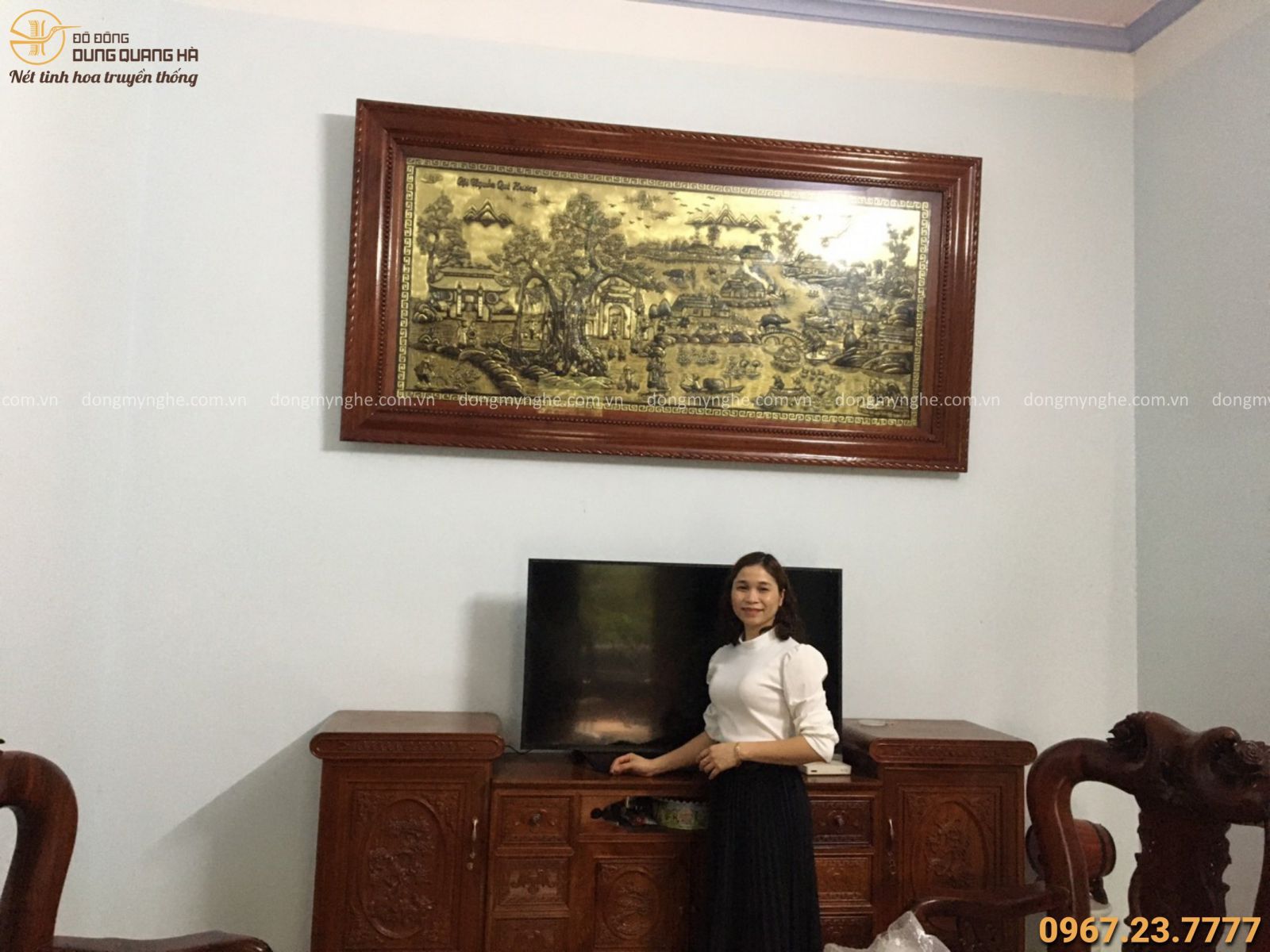 treo tranh cho khách 