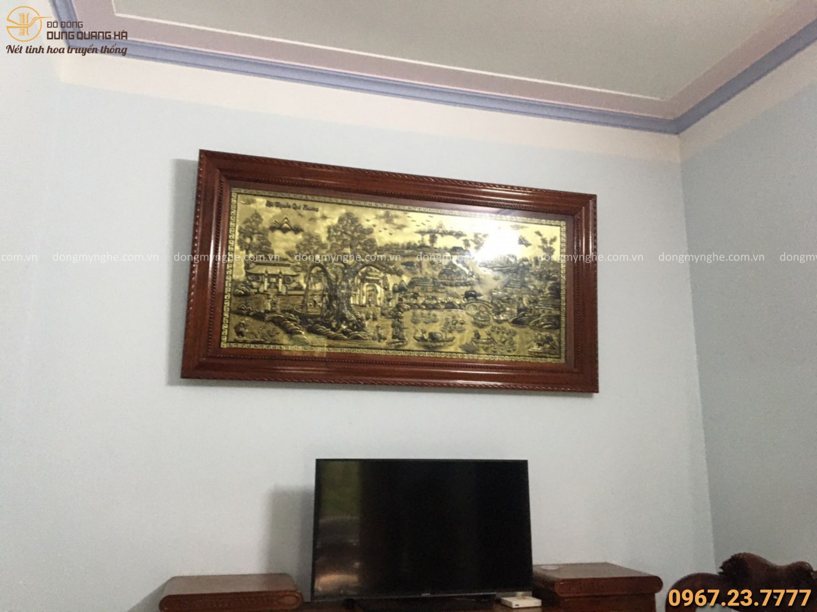 treo tranh cho khách 