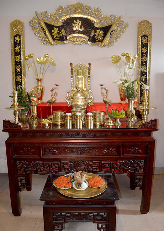 Có nên cho vàng vào bát hương