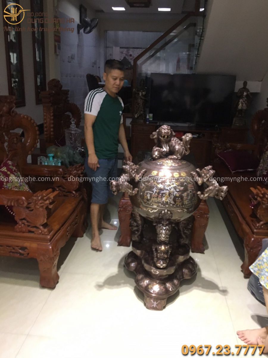 Giao đỉnh thất lân vờn cầu cho khách Giao đỉnh thất lân vờn cầu cho khách