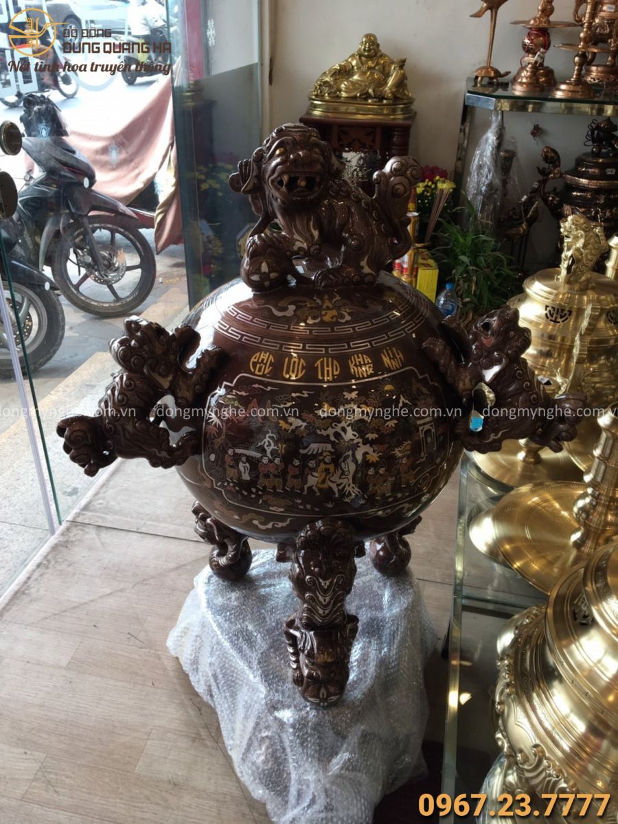 Giao đỉnh thất lân vờn cầu cho khách Giao đỉnh thất lân vờn cầu cho khách