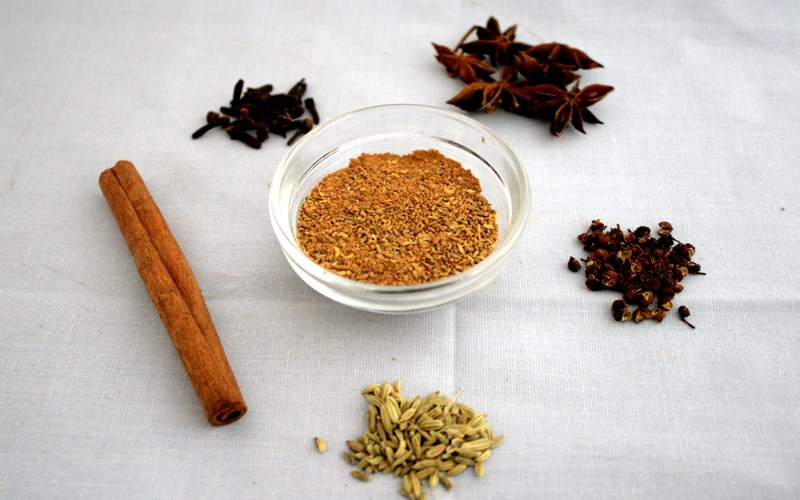 Lau bàn thờ bằng nước gì Lau bàn thờ bằng nước gì