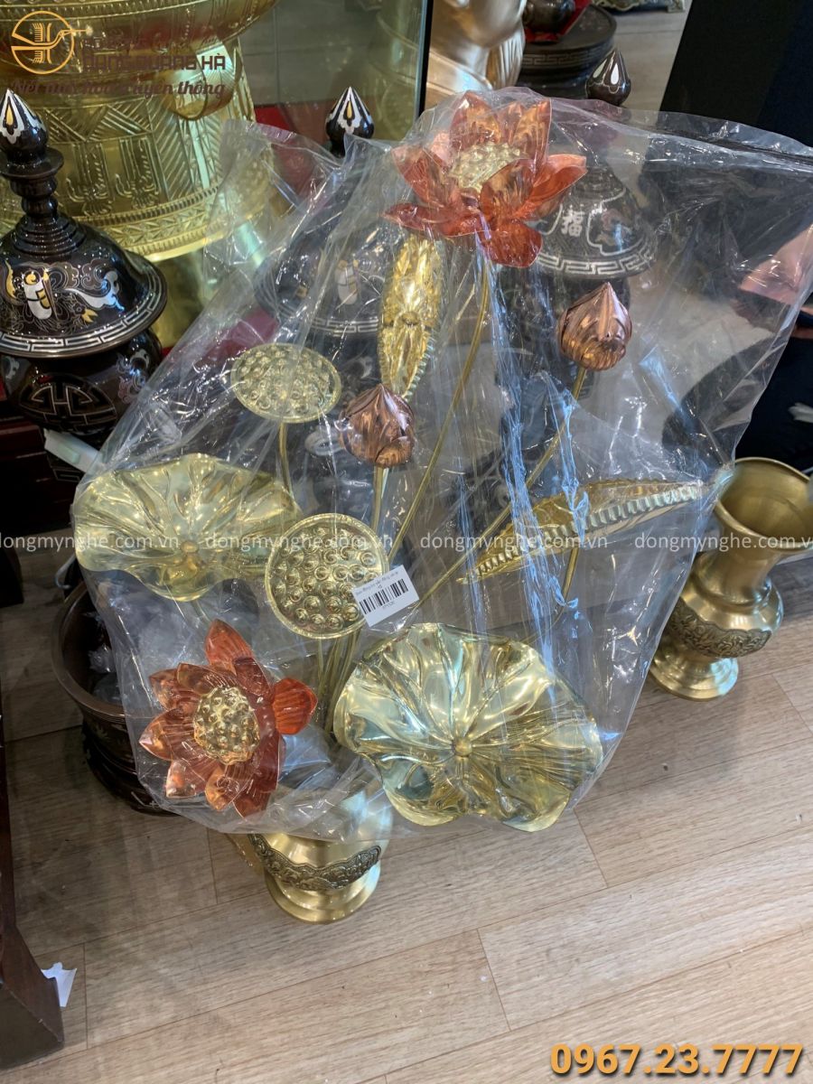 hoa sen bằng đồng thỉnh tượng tam thế phật