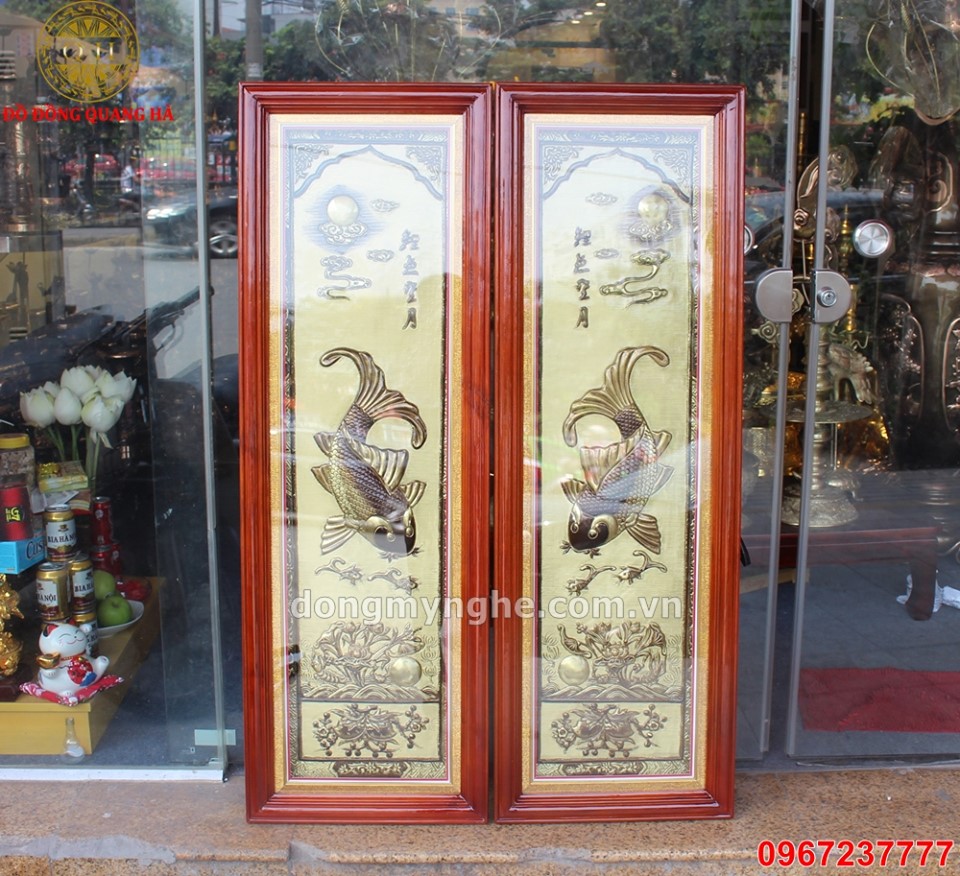 tranh lý ngư vọng nguyệt bằng đồng tranh phòng khách sang trọng