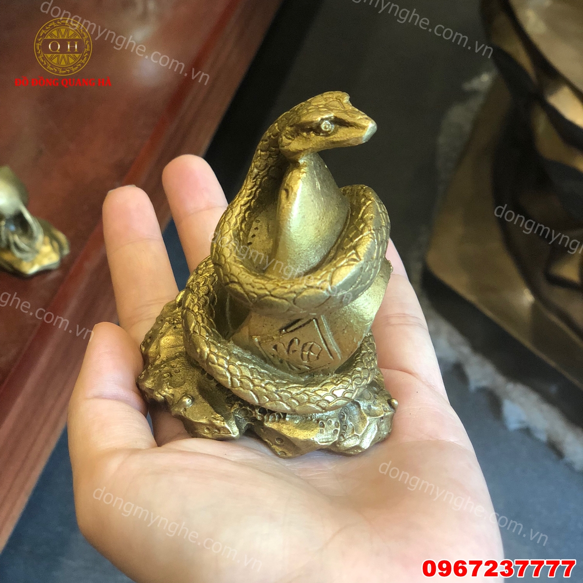 Tượng rắn phong thủy 