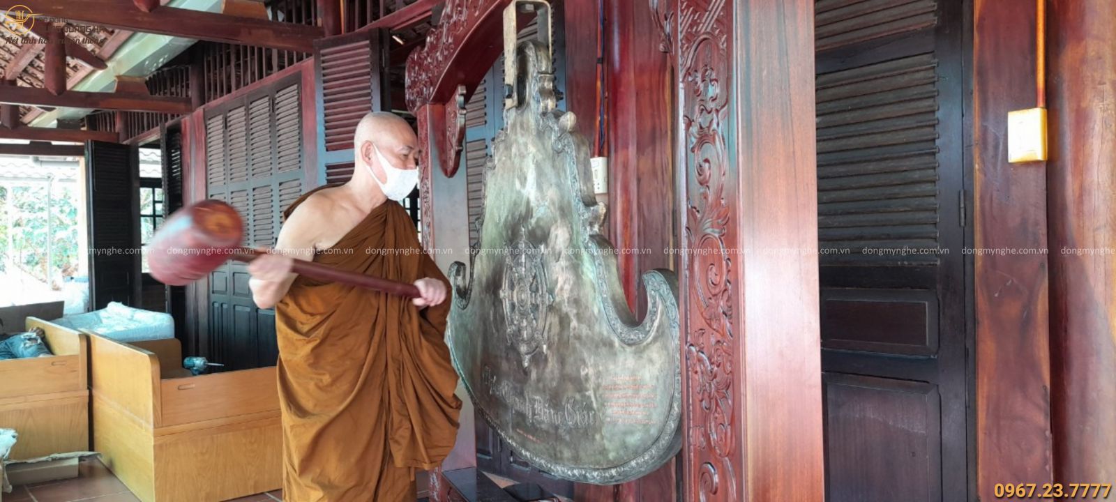 khánh đồng Giao khánh đồng cho chùa Chánh Giác