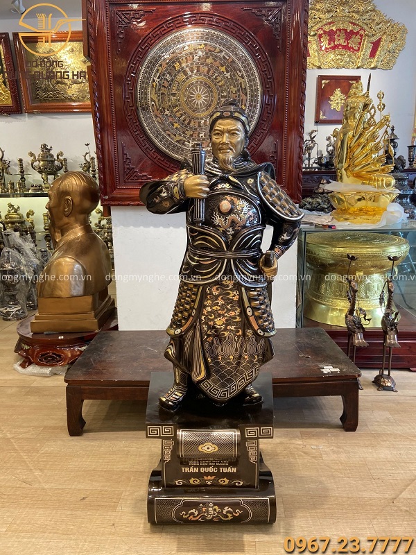 tượng Trần Hưng Đạo vì sao trần hưng đạo được phong thánh