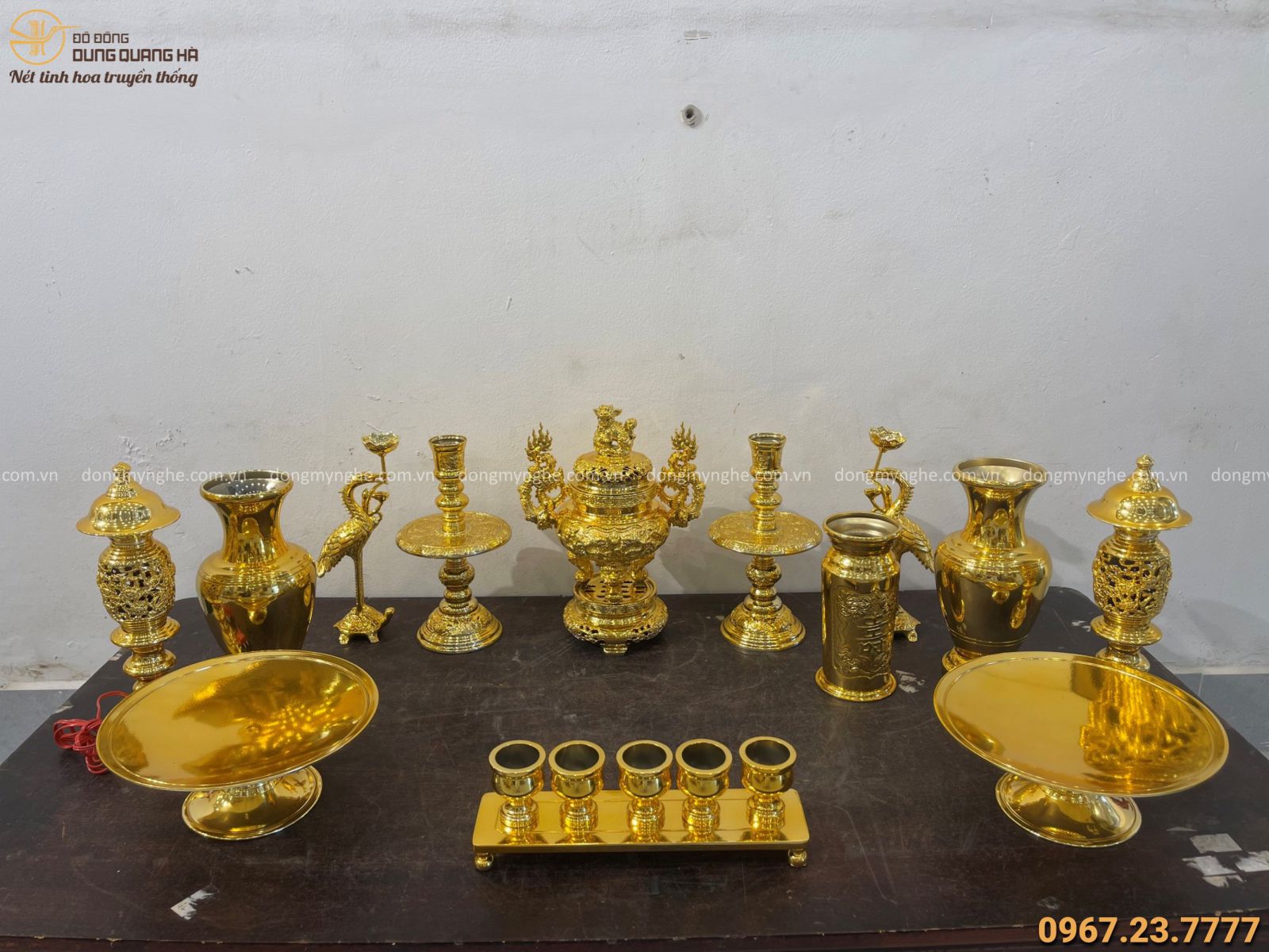 Bộ đồ thờ bằng đồng