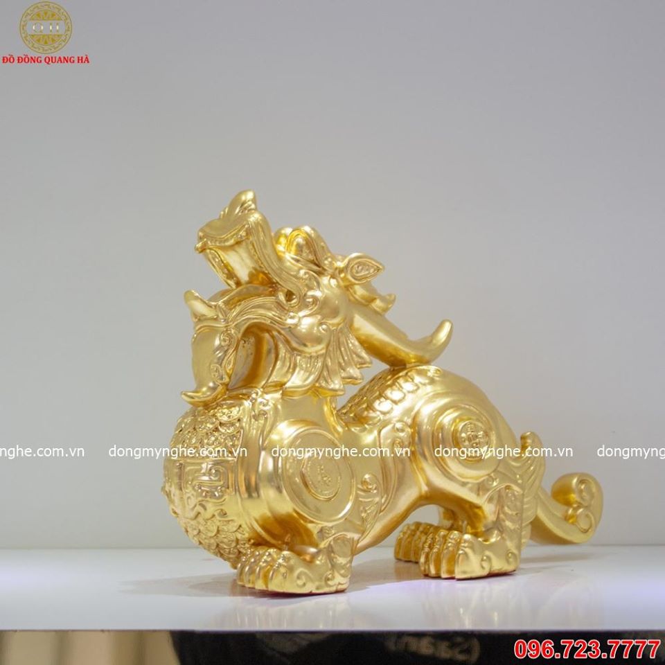 Linh vật để trên xe ô tô