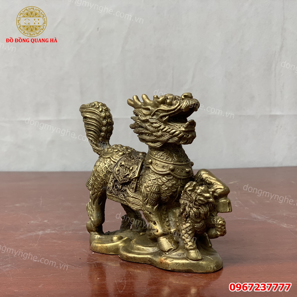 Linh vật để trên xe ô tô